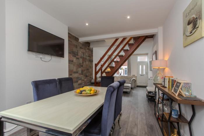 High End Central Location 2 Bedroom