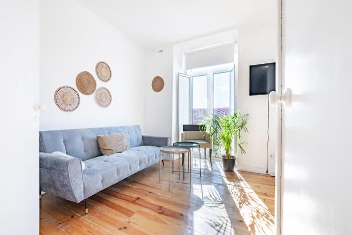 Riverfront Elegance 41BR Spacious Retreat