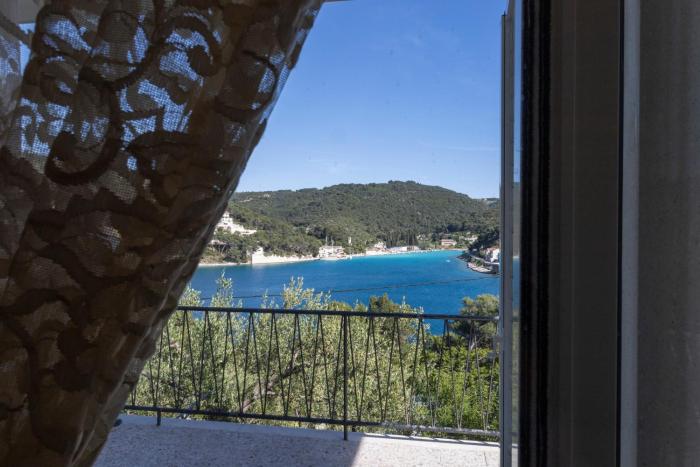 Sea View apartment 50 m from St Rok Beach
