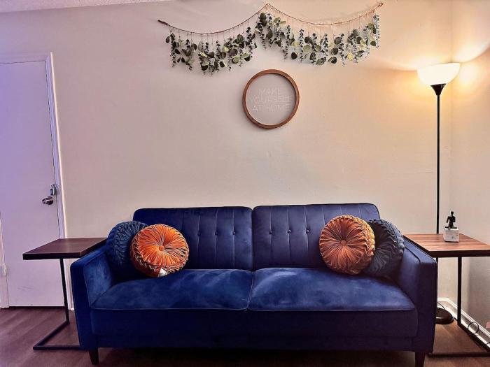 Cozy W Great Location
