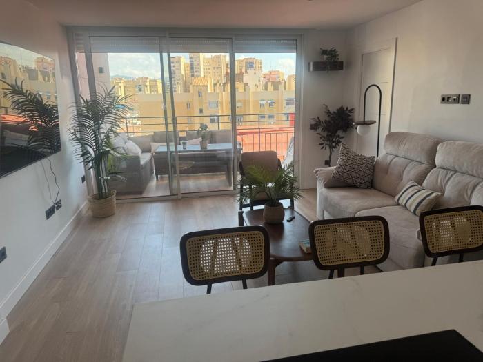 HABITACIONES con BAÑO LOS TILOS - CERCA de ESTACION BUS Y AVE