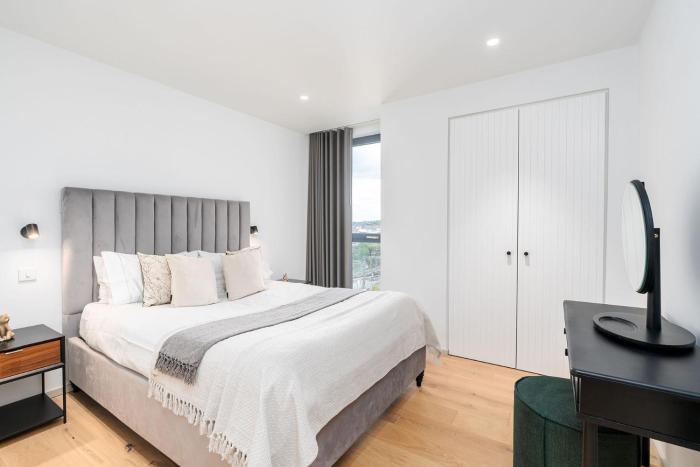 Kings Cross Retreat With Terrace 2 Bed 2 Bath Coal Drops Yard 10 Mins Walk From St Pancras Station