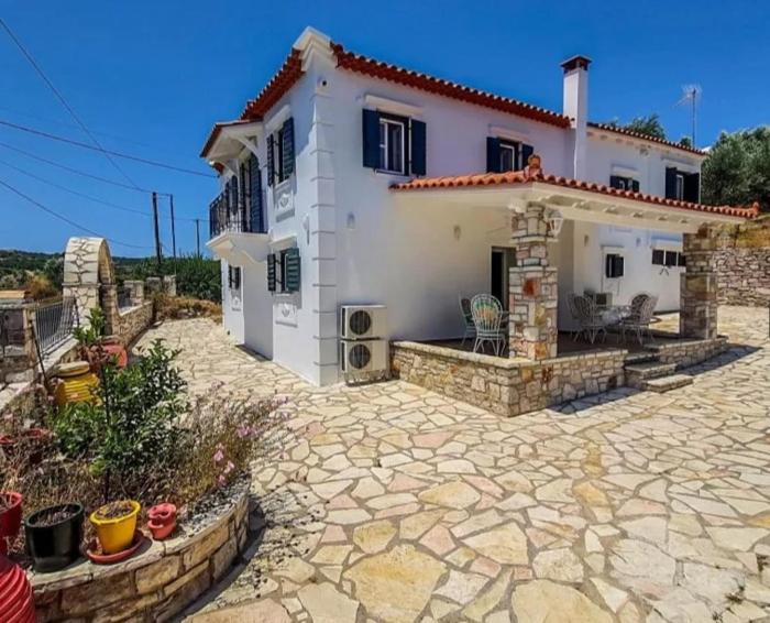 Luxury two story villa ideal for families