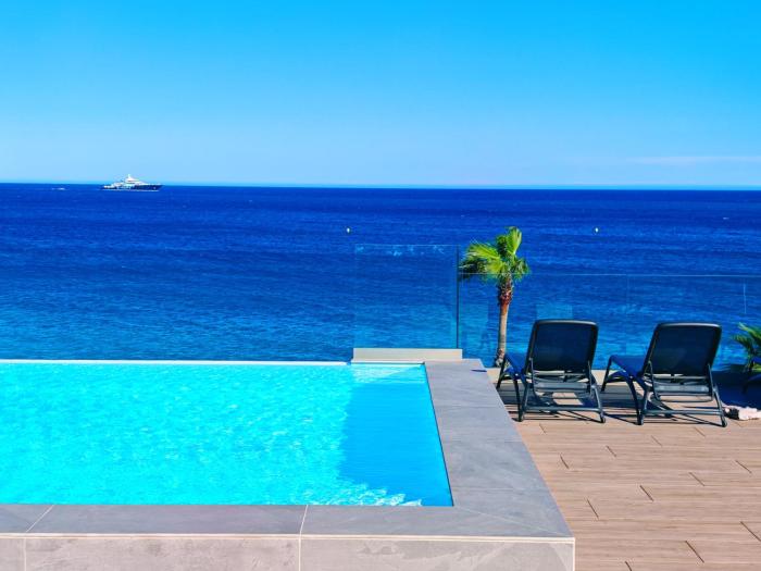 Pearl Beach - Rooftop Pool Seaside