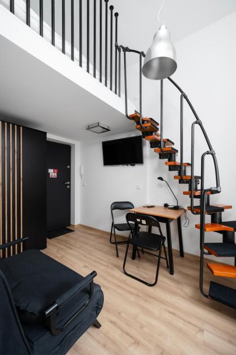 Piotrkowska Cozy Studio by BookingHost