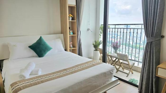 Romantic Sunset View Apartment Near My Dinh Stadium and Keangnam Hanoi