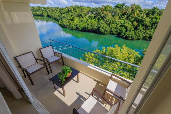 Stylish, Centric La Romana 3BR Apt, Stunning Views
