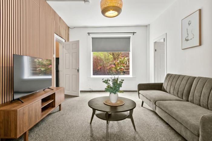 Charming 3 BDR near Glasgow-Sleeps 8-Parking