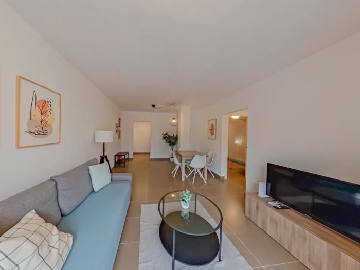 Amplio apartamento en el centro de Málaga con parking privado incluido
