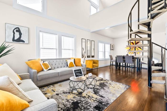Cozy Upscale Montrose Loft Pool Table + Wine