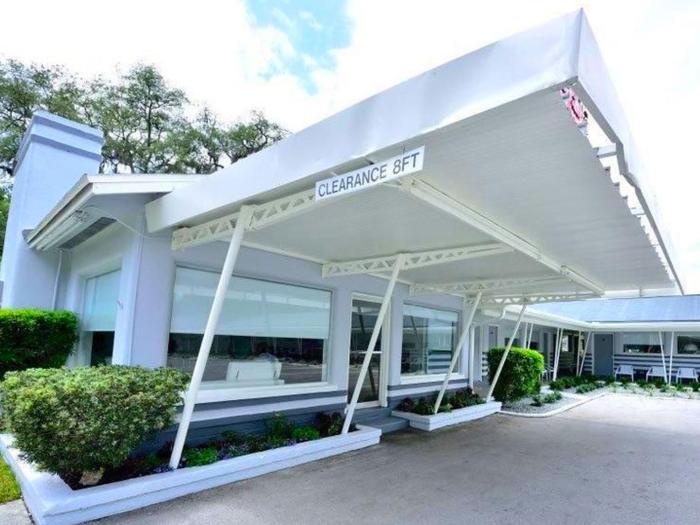 Sun Plaza Motel