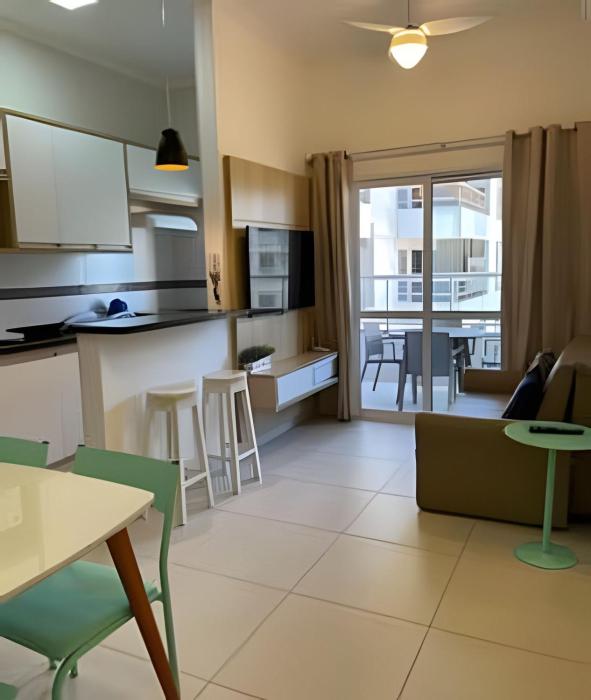 150m da Praia das Toninhas Com Varanda Gourmet