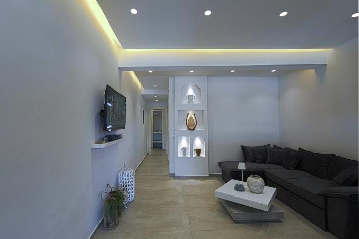 Lontos Luxury Seaside House
