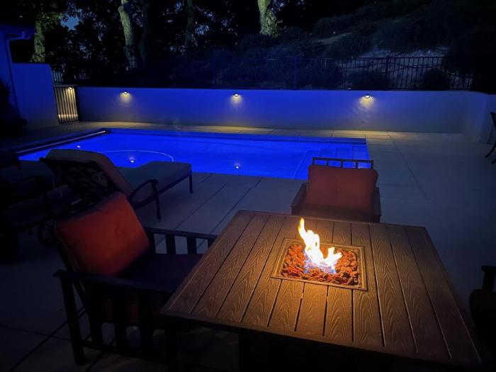 Hilltop Vistas Pool, Wine & Family Fun