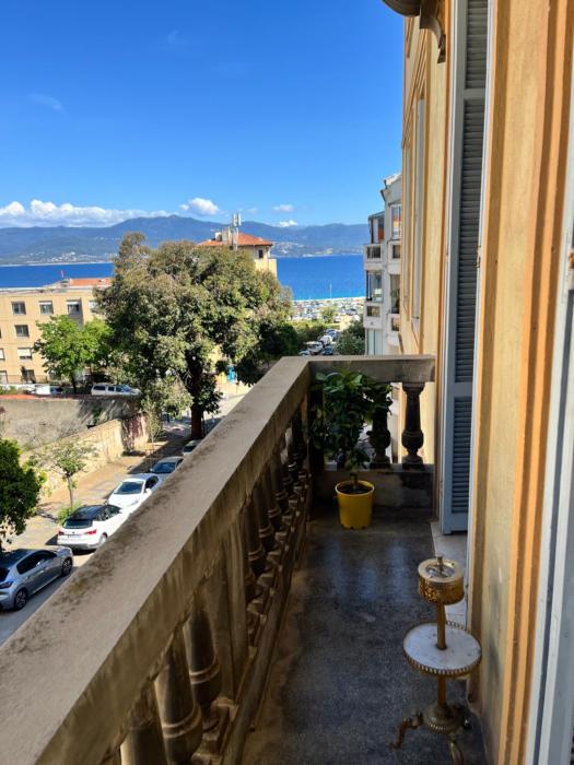 Ajaccio appartement entre plages et centre ville