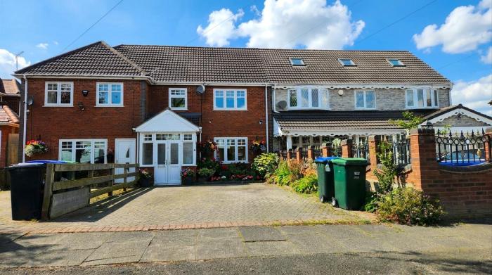 Birmingham Large 5BR Sleeps 9 Family & Contractor Friendly