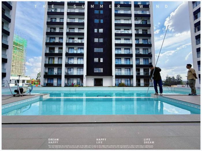 Luxury-Apartment facing Pool