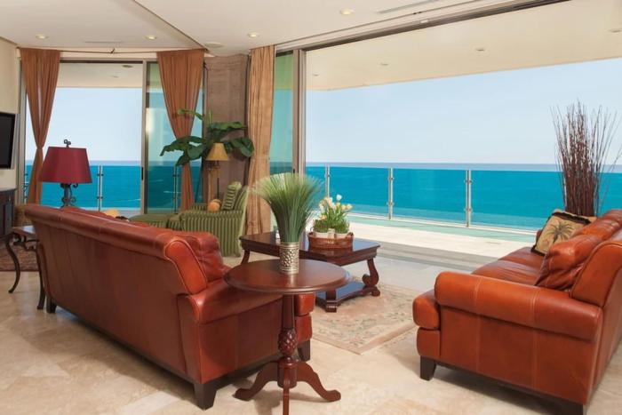 End Unit Penthouse at Esmeralda Private Jacuzzi