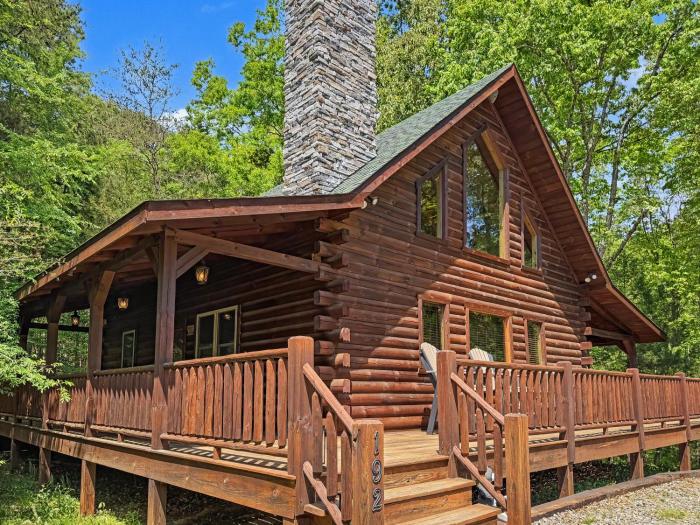 Cedar Ridge Cabin - Hot Tub Fire Pit and Trail Access