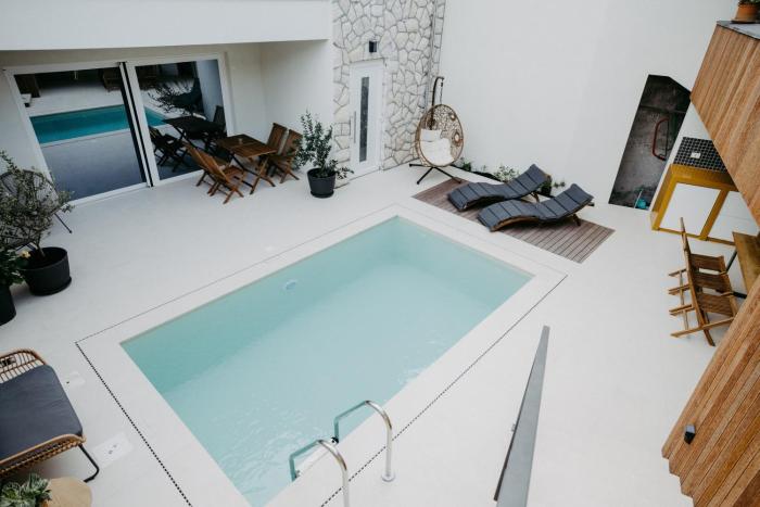 Apartments with swimming pool Sibenik - 25853