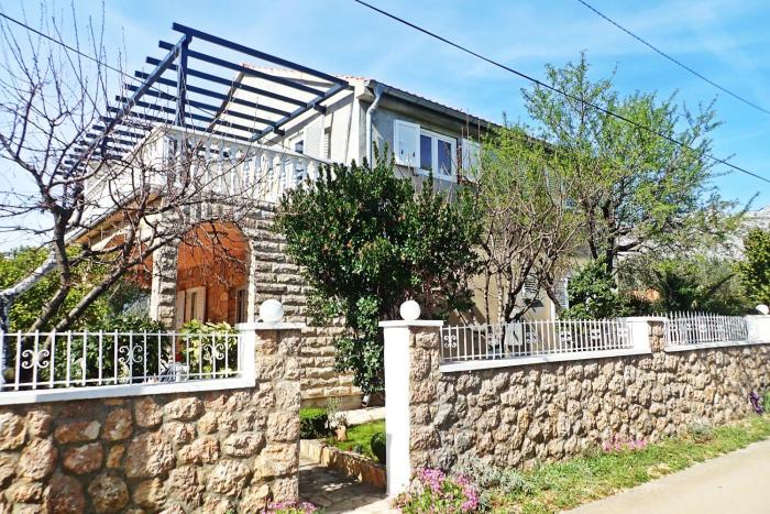 Apartments with parking space Seline, Paklenica - 25831