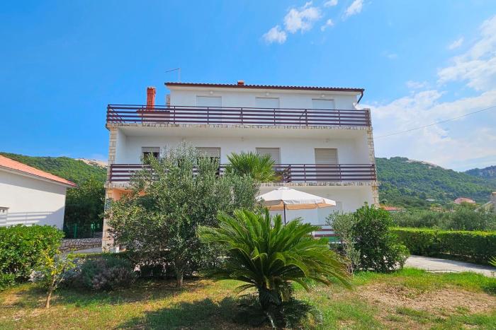 Apartments with parking space Banjol, Rab - 25967
