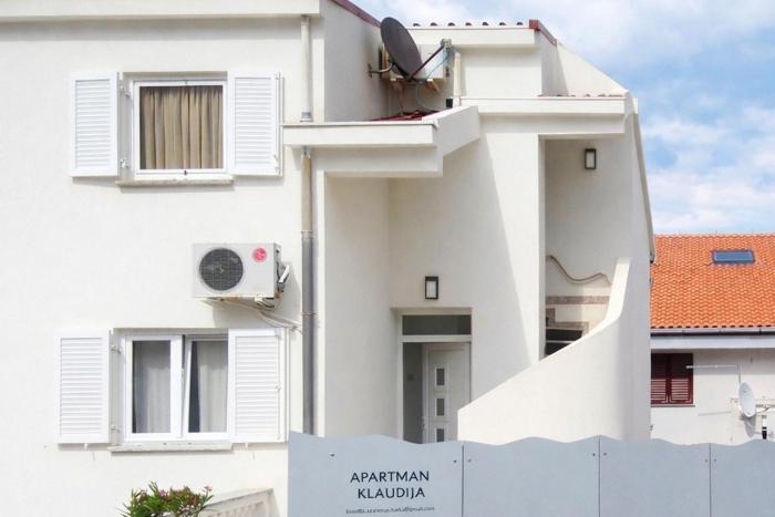 Apartments by the sea Baska, Krk - 25942