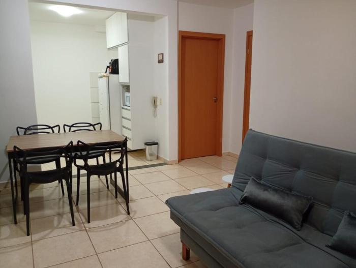 Apartamento Novo e Impecável - 2 quartos com Ar - Para até 6 pessoas - Elevador e 2 Garagens - Zona Sul - Próx Parque UNA e Uberlândia Shopping