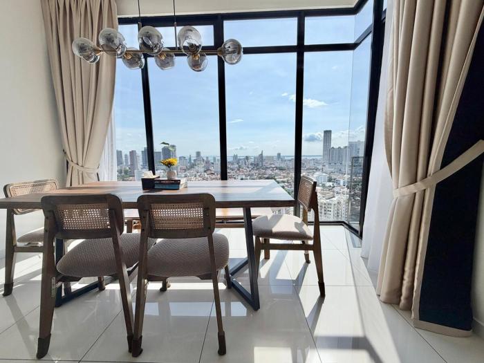 Beacon Executive Suites #Modern Chic #SkyPool #Georgetown #5pax #2BR 2bath #2Queen 1Single #Quality well maintained #Private host