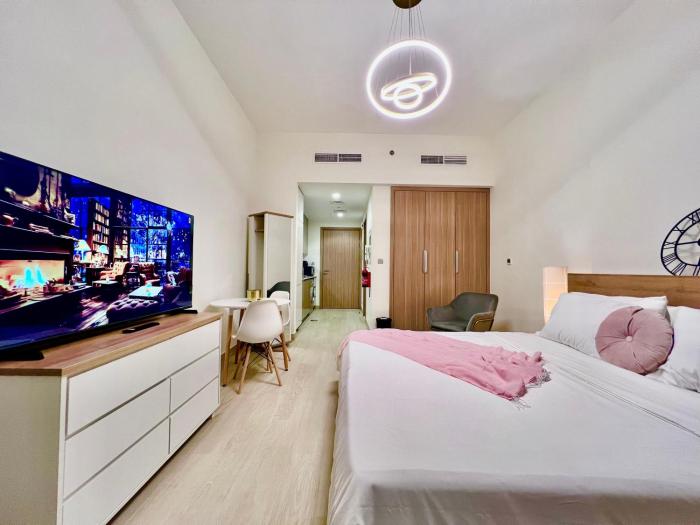 Mahenti - Contemporary Studio Living in Meydan