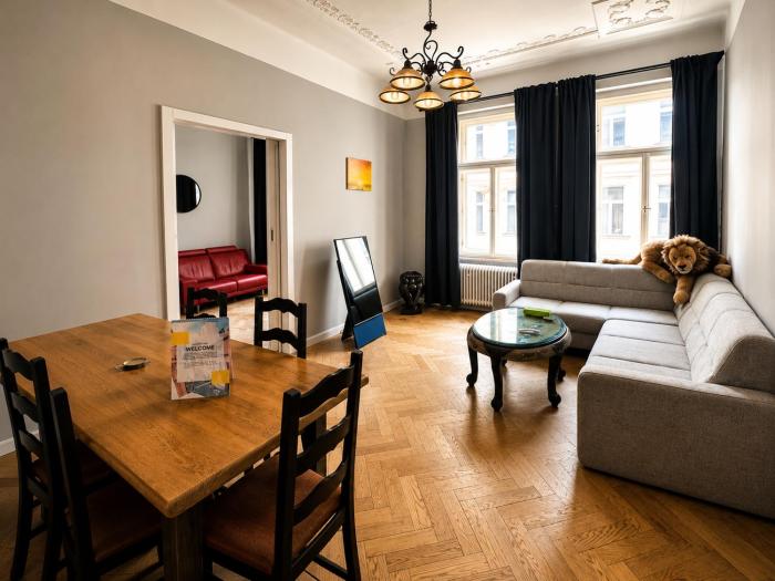 100 sqm, Prague 1, renovated with bijoux balcony