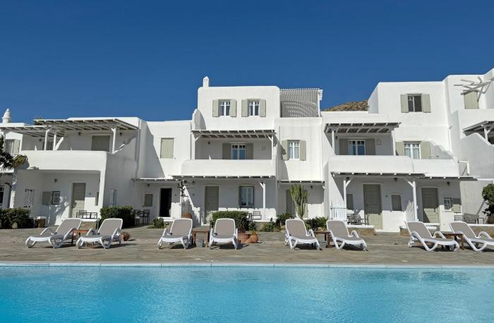 Yakinthos Suites