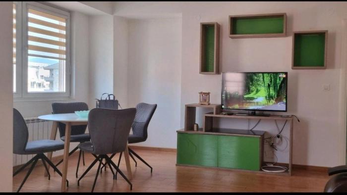 Aerodrom District 1-Bed Apt Sleeps 2 with Parking