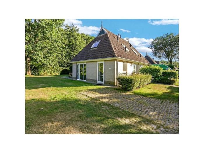 Holiday home by the water