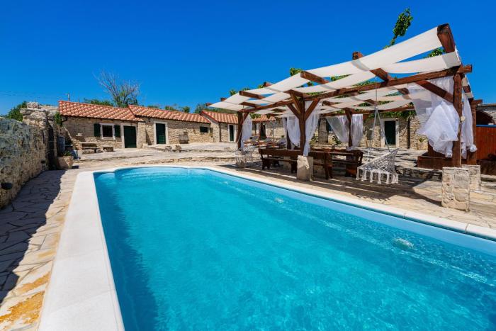 My Dalmatia - Hilltop Paradise with private pool, sauna and Jacuzzi