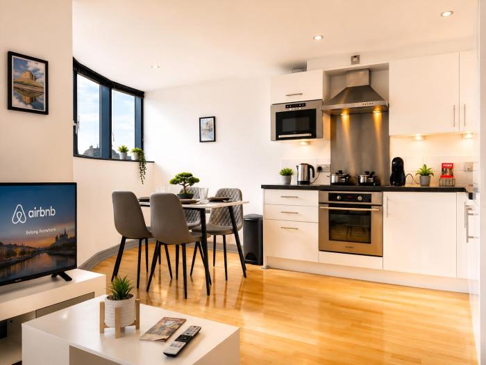 York City Centre 1-bed Apartment Near Q-Park Parking - Best Location