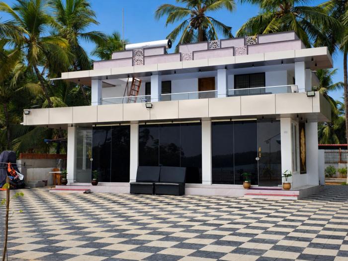 Island Resort Udupi Hoode