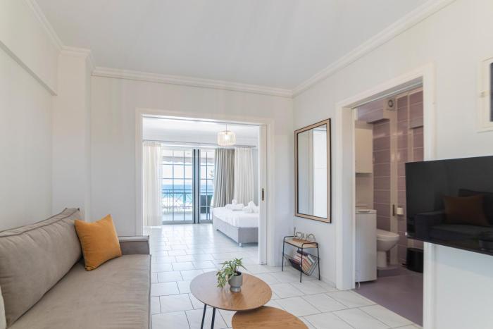EliseLoutrakiApartment