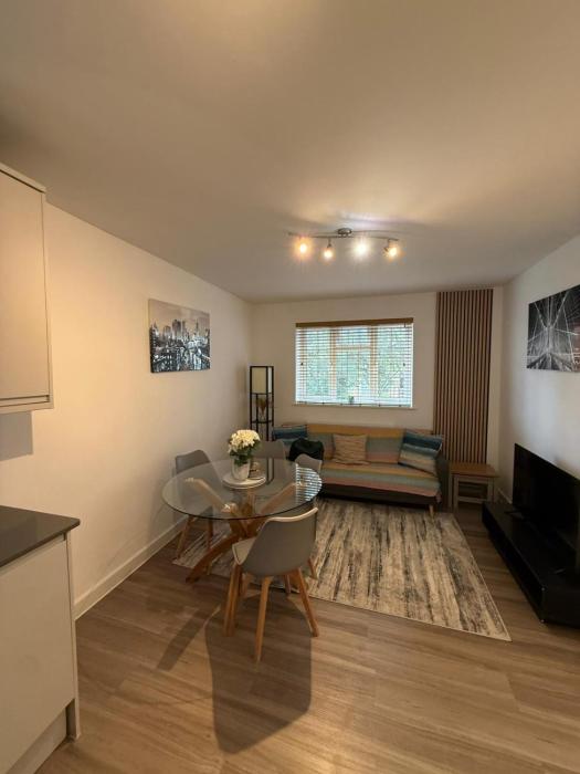 Stylish 2Double Bed Reading Flat, Near Prospect Park & Town Centre