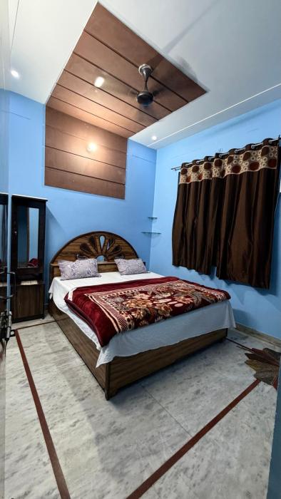 Shri Vrinda Nikunj - Best Stay In Vrindavan NearMandir AC Rooms & Parking