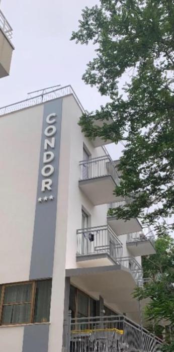 HOTEL CONDOR