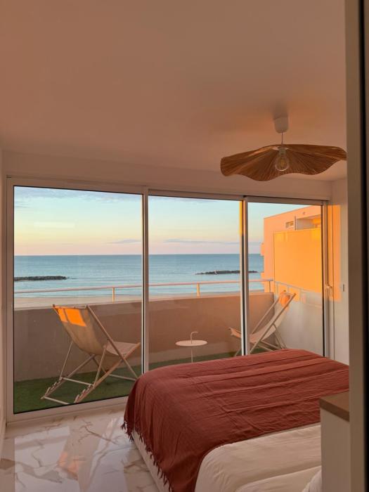 Appartement 4e étage Face à la mer Accès direct plage Parking