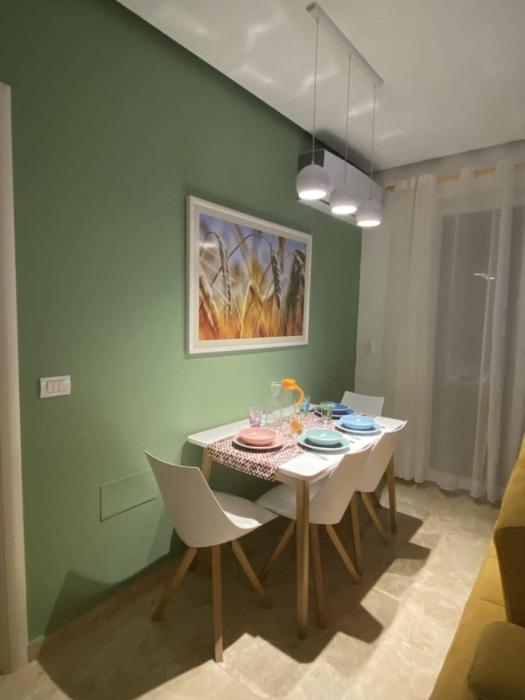 The Glow Apartment, Lalzi Bay