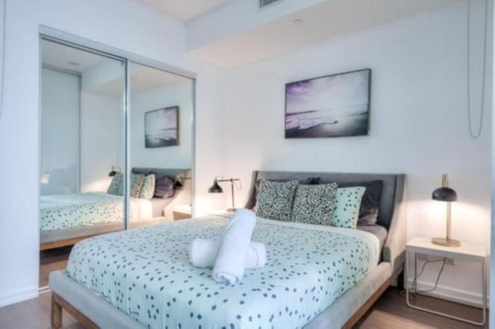 Bright 1 Bedroom on 24 fl in Downtown in Downtown