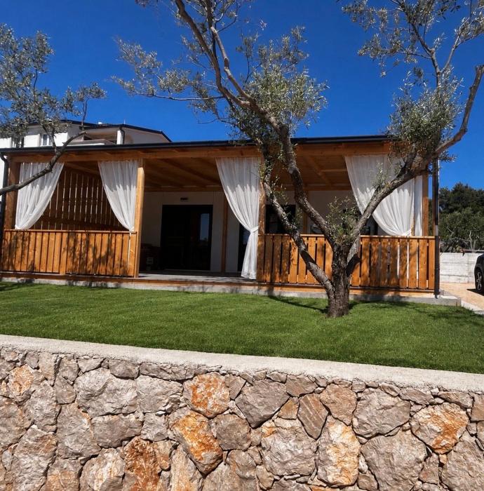 Mobile home SI ACE Holiday Village Twins Pakoštane with pool, Croatia