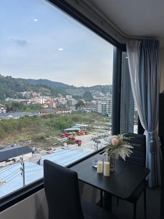 Grand Patong Service Apartment Black Coral