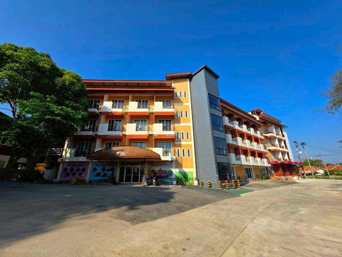 โรงแรม บุรีรัมย์ สิริ รีสอร์ท