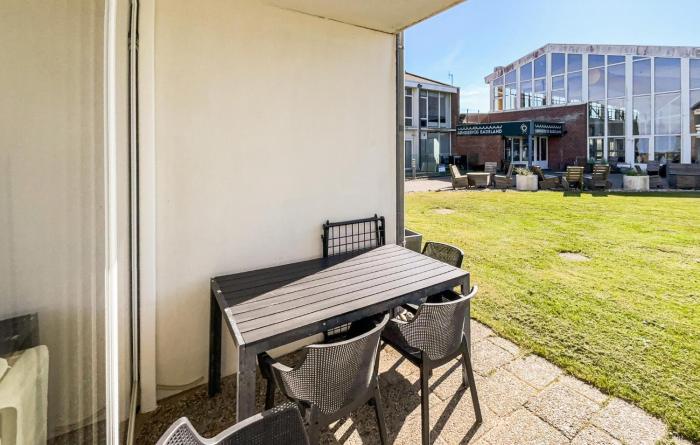 2 Bedroom Nice Apartment In Ringkøbing
