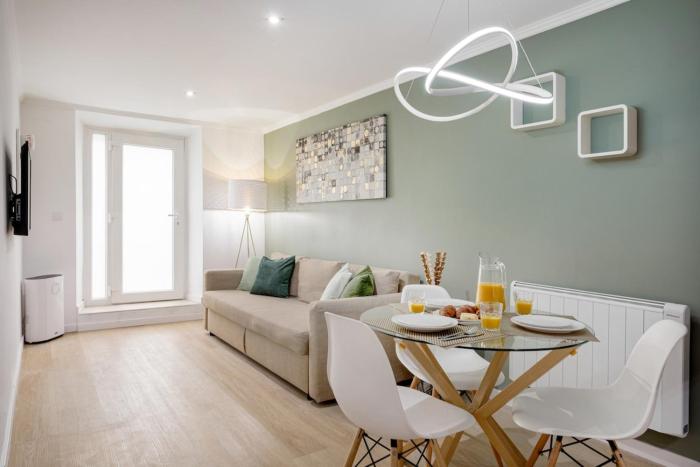 Alfama with Private Patio & Barbecue