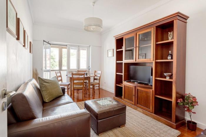 Campolide 2BR Flat
